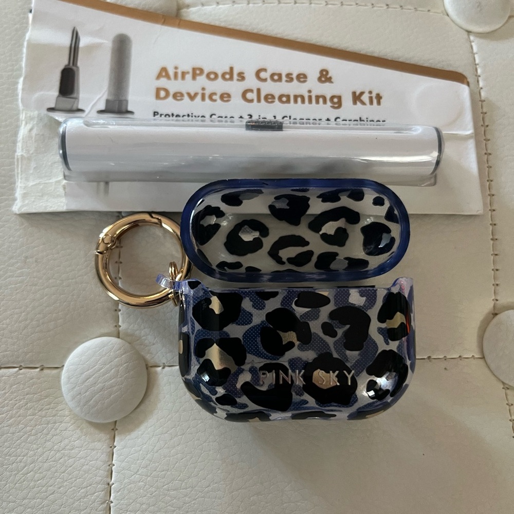 Leopard Print AirPods Case with Cleaning Kit